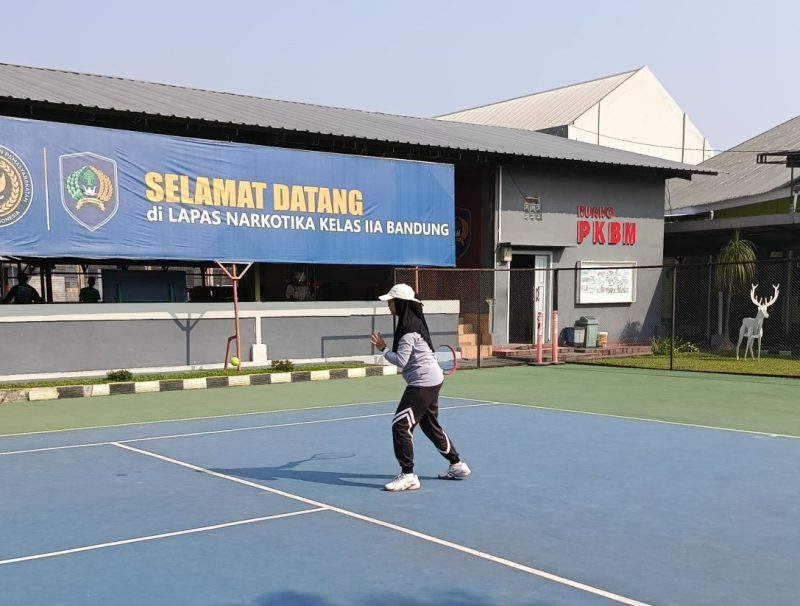 Petugas Wanita Lapas Narkotika Bandung Dukung Pembinaan Tenis Lewat Keahlian dan Keteladanan