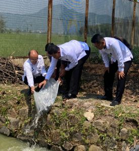 Lapas Narkotika Bandung Tebar Ratusan Benih Ikan Nila: Langkah Nyata Menuju Pembinaan Produktif